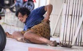 Ya pastinya semua itu agar kalian dapat memiliki style dengan gaya kalian sendiri. Foto Orang Gila Di Pinggir Jalan Tribun Lampung