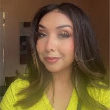 Claudia Guerra's Instagram, Twitter & Facebook