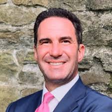 I am thrilled to share that I have stepped into my new role as Marketing  Coordinator at Warschawski!