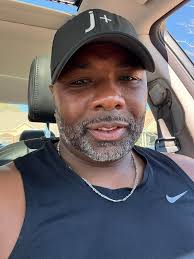 Favor I'm doing too much 🤦🏽‍♂️ Where's my wife at??? Idk 🤷🏽‍♂️ why you  men and women want to remain single for life. God created us to share our  life and love