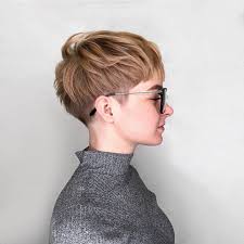 Undercut Frauen Google Suche Kurzhaarfrisuren Damen Styling Kurzes Haar Tolle Kurze Haare