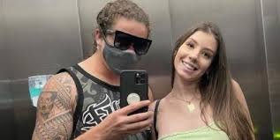 Deixai vir a mim os pequeninos, porque deles é o reino dos céus. Whindersson Nunes Se Irrita Com Comentarios Sobre Seios Em Evidencia Da Namorada