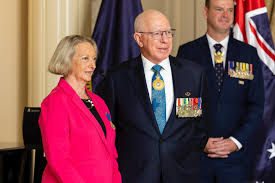 This morning the Governor-General and Mrs Hurley welcomed recipients, their  families, and guests to Government House Canberra for Investiture Ceremony  Session 3. The ceremonies are a celebration and an opportunity to  congratulate