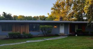 While they had some mixed styles based on region like colonial old ranch houses are great because they have that authentic and rustic look that modern home seek to replicate through various different means. Plain 1950 S Ranch Exterior Remodel