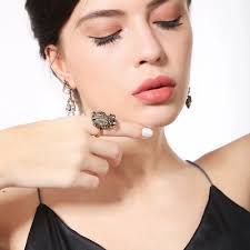 Phong cách côn trùng nhẫn nữ phong cách retro châu Âu và Mỹ cá tính cô