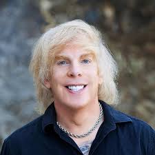 One Hundred Young Americans: Michael Franzini: 9780061192005: Amazon.com:  Books