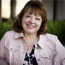 Lisa Bourn's Instagram, Twitter & Facebook