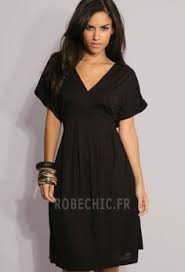 Ce type de vêtement est adapté à toutes les morphologies pour les femmes. Soldes Robes Empire Courtes En Stock
