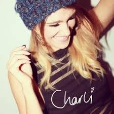 Stream Gloria Wallis music