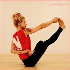 9 Benefits Of Boat Pose Improves Digestion Restorative Yoga Yoga Asanas Yoga Motivation