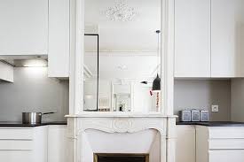 La Renovation D Un Appartement Haussmanien Planete Deco A Homes World Haussmanien Decoration Appartement Cuisine Moderne Design
