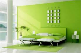 Ruang tamu bernuansa putih ini mampu menghadirkan kesan sederhana namun elegan dari hiasan dindingnya. Interior Kamar Tidur Minimalis Nuansa Warna Hijau 6 Tips Dekorasi Ide Rumah Asri