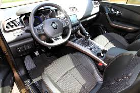 Sa hauteur de pavillon atteint 1.6 mètres et lui confère un gabarit de suv bien campé sur ses grandes roues de 19 pouces (en option). Essai Renault Kadjar Energy Dci 130 4wd Ca Se Discute