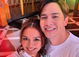 Showbiz - WATCH: Alden Richards huminto na daw sa panliligaw kay Kathryn  Bernardo | Facebook