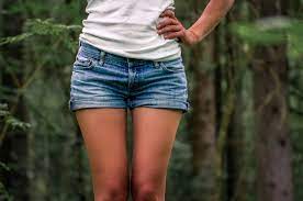 Her main goal is to investigate the rumors of the saint corpse and gather all of its parts. Hotpants Fur Den Sommer Textilwaren Magazin