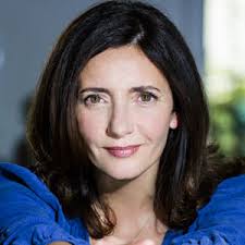 Tous les jours, à 18h50 (heure de paris), patrick simonin reçoit les personnalités qui font l'actualité sur tv5monde. Valerie Karsenti Info Actualite Potins Mediamass