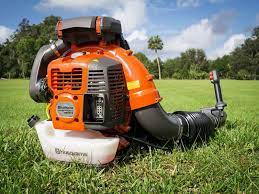 The Husqvarna 580bts Is An Amazing Gas Leaf Blower Backpack Blowers Blowers Husqvarna