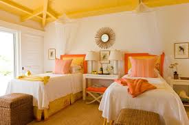 Colors That Make Orange And Compliment Its Tones Tropical Bedrooms Bedroom Orange Bedroom Design