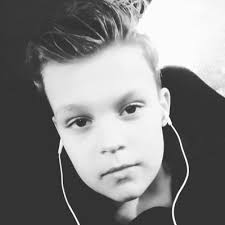 Max Ruch's Instagram, Twitter & Facebook