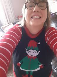 Folks, I've done it. I've found the best TSHIRT ever in a charity shop. We  can all stop looking now. £3 in Sense, Ross-on-Wye, UK, I think it's  handmade; I absolutely HAD