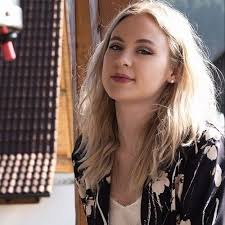 Jana Forkel: Screenwriter, playwright and edit…