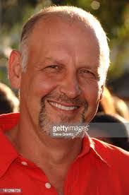 Leslie Searcy's Instagram, Twitter & Facebook