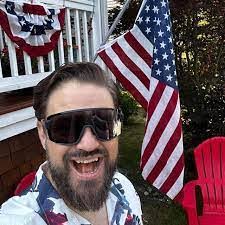 Zach Howes's Instagram, Twitter & Facebook