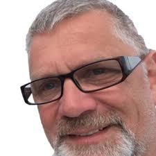 Enterprise Design Thinking Co-Creator was issued by IBM to Effron Esseiva. 