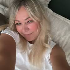 Sebastien Izambard updated their bio.