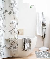 Small or narrow space bathroom size, it is no problem. Refreshing Shower Curtain Designs For The Modern Bath