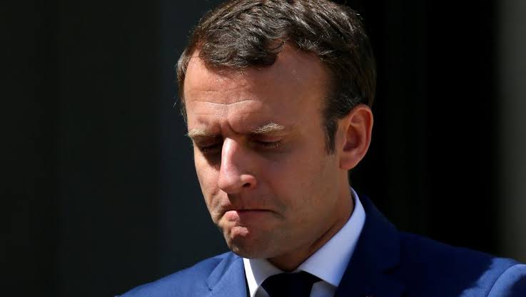 Resultado de imagem para France macron sad"