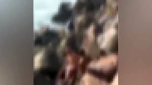 Kadıköy sahilinde ulu orta ilişkiye giren 2 erkeğin görüntüleri infial  yarattı: Dayı ayıp değil mi?