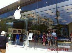 Someone took a picture and i think i was in it. 44 Apple Retail Storees Ideas Apple Store Apple Apple Retail Store