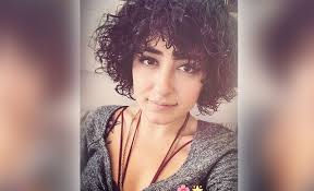 Melek mosso müziğe oldukça ufak yaşlarda başlamıştır. Melek Mosso Sosyal Medyadan Cocukluk Fotografini Paylasti Magazin Haberleri
