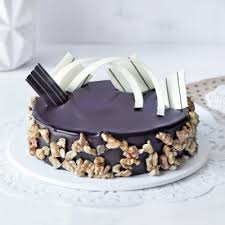 Ask the birthday boy (or his mom!) what his cake of choice was as a little kid, and you'll have your flavor. Birthday Cake For Boyfriend Send Best Cakes For Boyfriend Igp