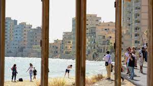 Varosha is an abandoned southern quarter of the cypriot city of famagusta. Strand Von Zyprischer Geisterstadt Nach 46 Jahren Wieder Zuganglich The Weather Channel Artikel Von The Weather Channel Weather Com