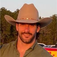 Robert Huskins's Instagram, Twitter & Facebook