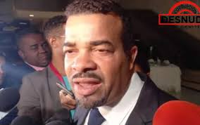 Fiscal Milcíades Guzmán es un delincuente ladrón que se robó tierras  turísticas en Cabrera; Vídeo