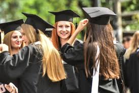 Discurs sef de promotie clasa a 12 a. Promotia 2020 Poate Avea Cea Mai NeobiÈnuitÄ Petrecere De Final De An Din Istoria InvÄÈÄmantului Sibian Suntem O GeneraÈie RezistentÄ AdaptabilÄ