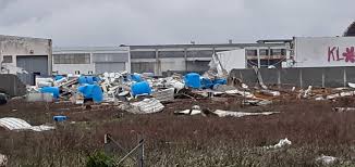 Maybe you would like to learn more about one of these? Tromba D Aria Si Abbatte Nella Zona Industriale Di Galatina Capannoni Scoperchiati E Muri Divelti Danni Ingenti Corriere Salentino Lecce