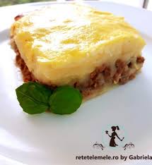 Carnea se amesteca cu ceapa tocata. Musaca Din Piure De Cartofi È™i Carne TocatÄƒ Retetelemele Ro