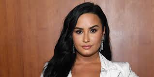 See singer demi lovato's new short bob haircut, which she unveiled thursday night on her the haircut came courtesy of her longtime hair stylist, césar deleön ramirêz, who posted the same a dramatic hair change is welcome 365 days a year, but the arrival of a new season always seems to. Demi Lovato S Pink Pixie Cut Is The Ultimate 2021 Hair Inspiration See Photos Allure