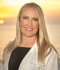 Amanda Lloyd's Instagram, Twitter & Facebook