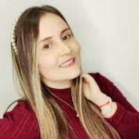 Kelly Mader's Instagram, Twitter & Facebook