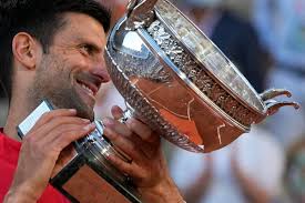 Novak djokovic took to instagram and shared a video in which his wife trimmed his hair and the serbian looked quite happy with the end result following the haircut. Br3ws Xxq0dbmm
