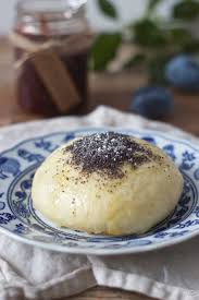 Germknodel Mit Selbst Gemachtem Powidl Rezept Sweets Lifestyle Rezept Germknodel Rezept Rezepte Osterreich Essen