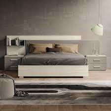 Grazie alla struttura con eleganti gambe in acciaio, il letto steel permette soluzioni sospese senza fissaggi a parete letto steel free sollevato da terra tramite eleganti gambe in acciaio, il letto steel si caratterizza per la testiera personalizzabile con due diversi materiali. Vendita Mobili Online Letto Matrimoniale Legno Lt04 Irene Offerte Webarredamenti