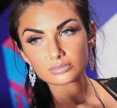 Elettra lamborghini è una delle celebrity più amate, esplosive, rivoluzionarie e ironiche del mondo dello spettacolo. Elettra Lamborghini Chi E Il Fidanzato Afrojack Caffeina Magazine
