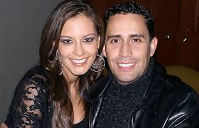 Estas fotos son de la famosa presentadora laura acuña, ya se conocieron fotos de ella al estilo britney pero estas son las mas reveladoras de la clase de persona que es. Matrimonios De Famosos Colombianos Que Terminaron Muy Mal Vibra