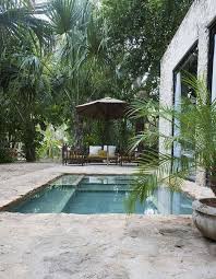 Carrees Rectangulaires Pourquoi La Petite Piscine A Tout D Une Grande Elle Decoration Petite Piscine Piscine Et Idees Jardin